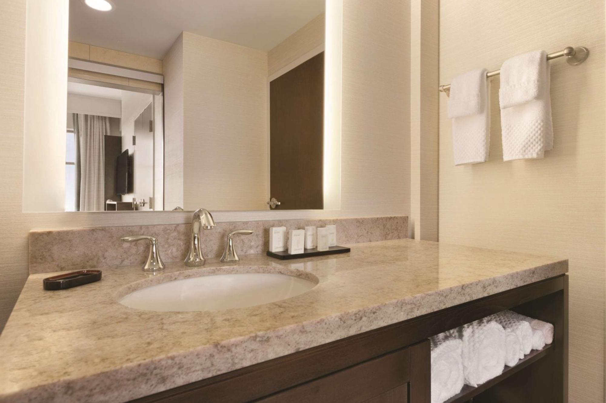 Two-Room Queen Suite with Two Queen Beds